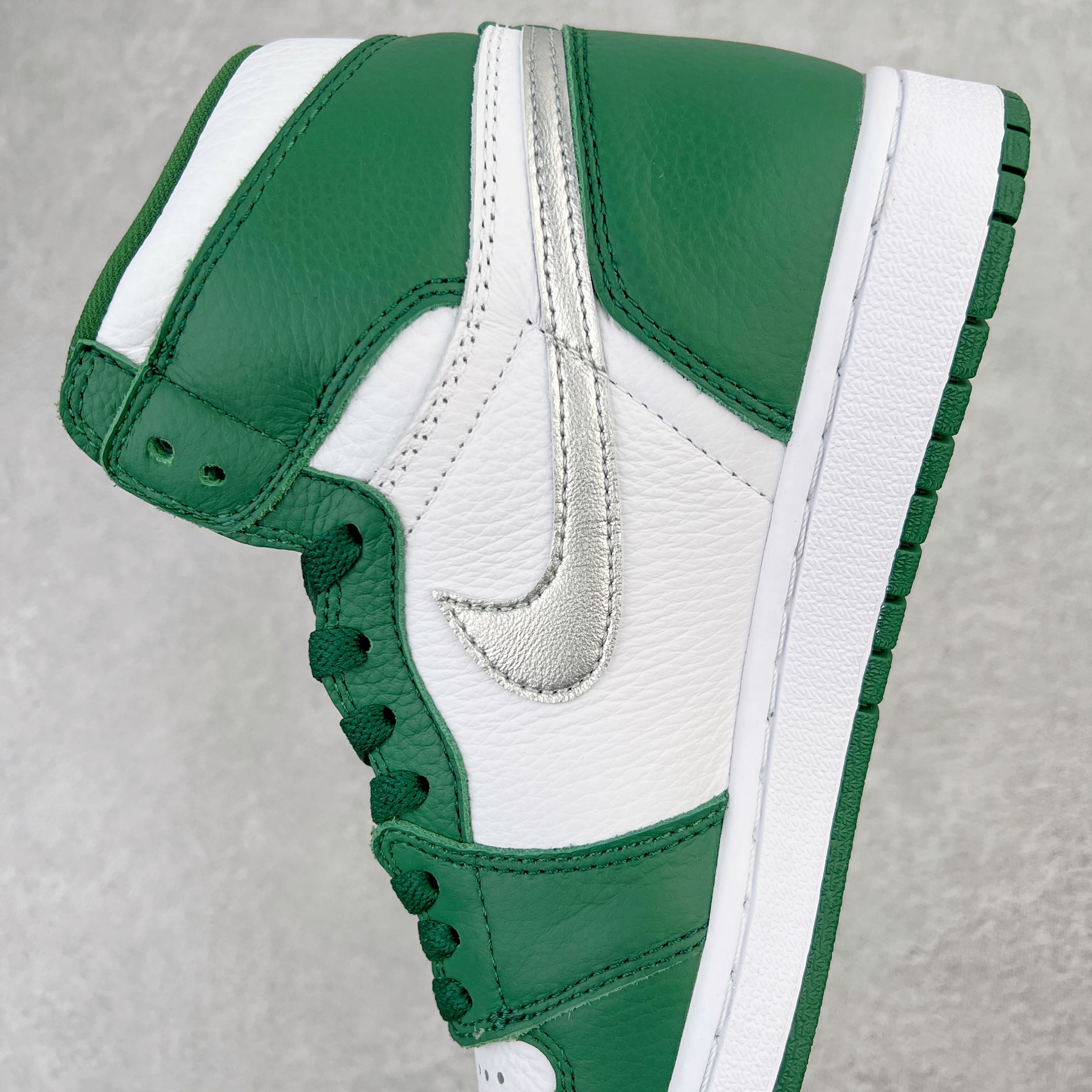 Air Jordan AJ1 Retro High DZ5485-303 Air Jordan AJ1 Retro High DZ5485-303