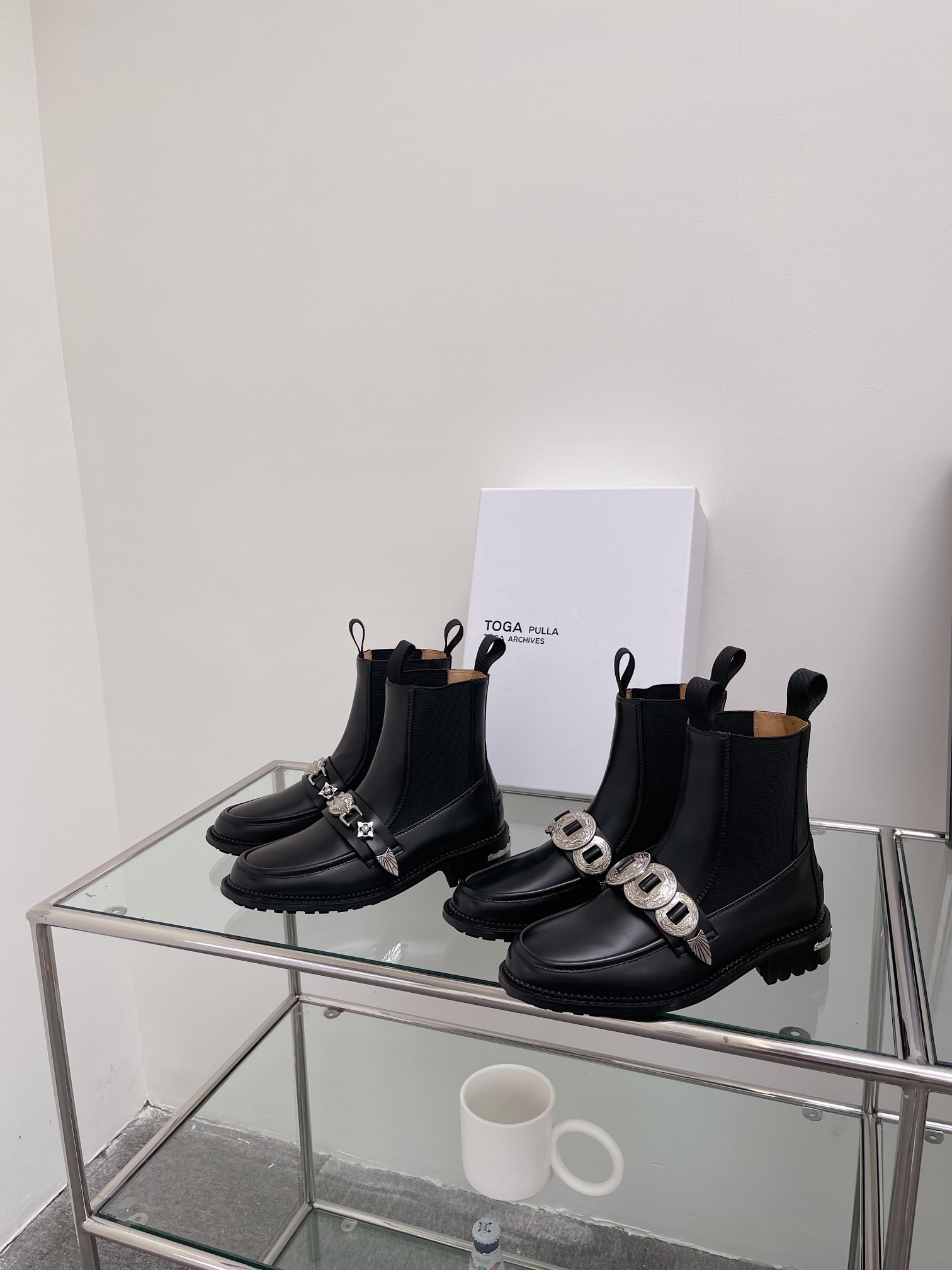 Unique TOGA’ Leather Boots with Metal-Sensor Heel and Decorative Details - 图片 8