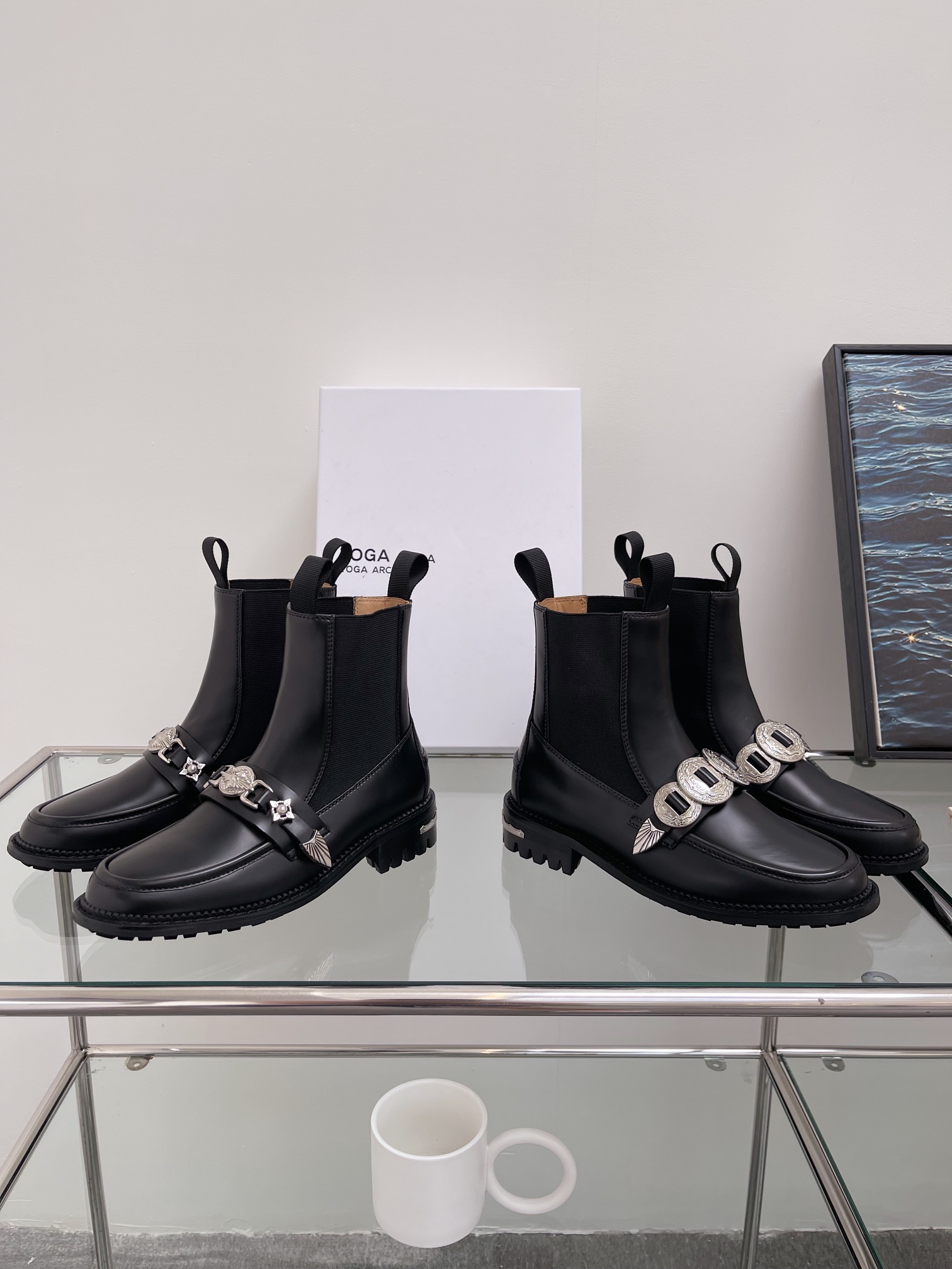 Unique TOGA’ Leather Boots with Metal-Sensor Heel and Decorative Details - 图片 4