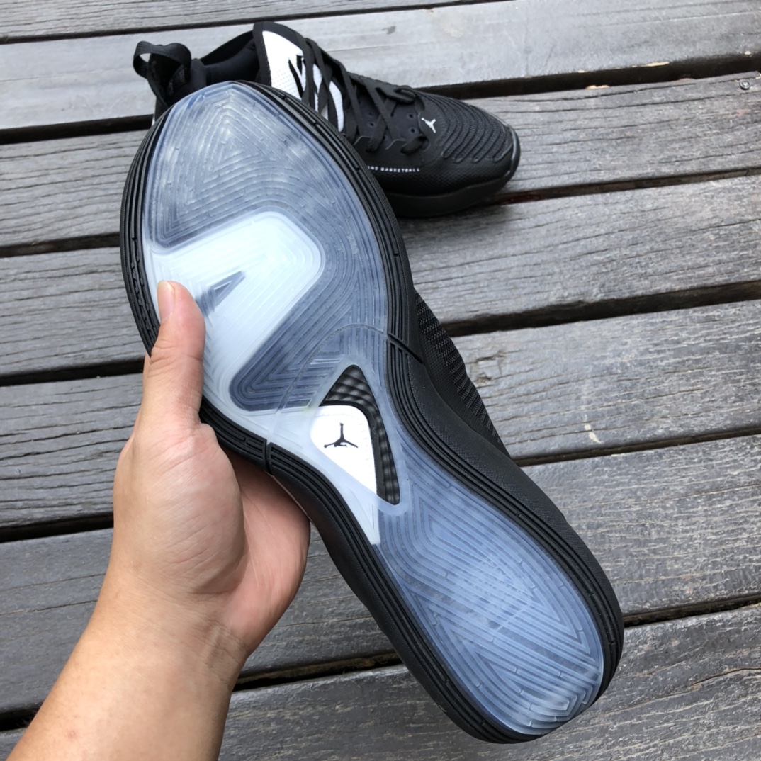 320 JORDAN LUKA 1 PF DO9826-400