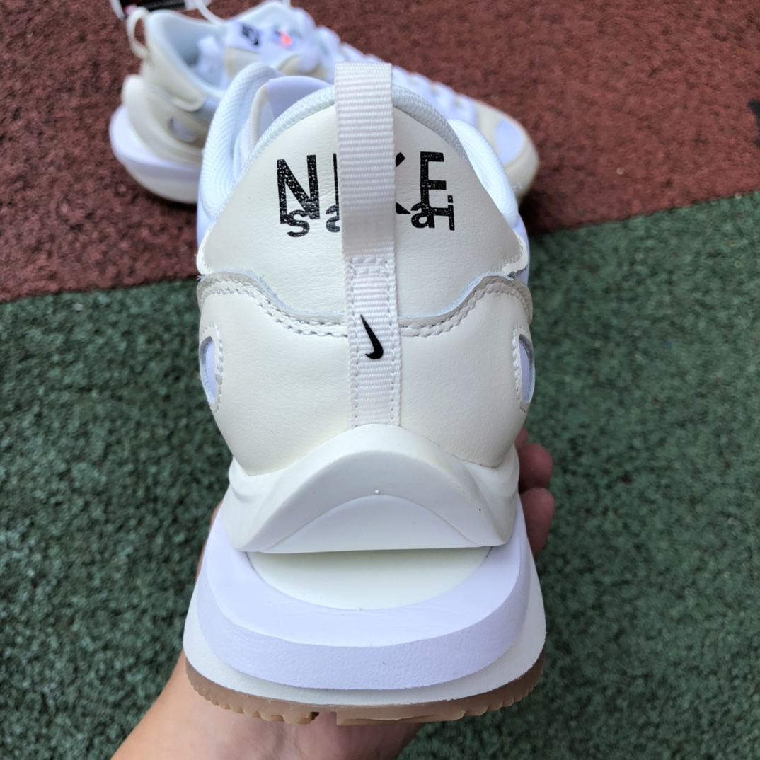 360  Nike Vaporwaffle x Sacai联名 白生姜 跑鞋DD1875-100