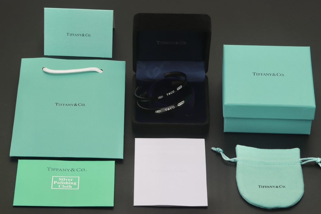 Tiffany & Co. 蒂芙尼Tiffany 钛金1837情侣同款手镯