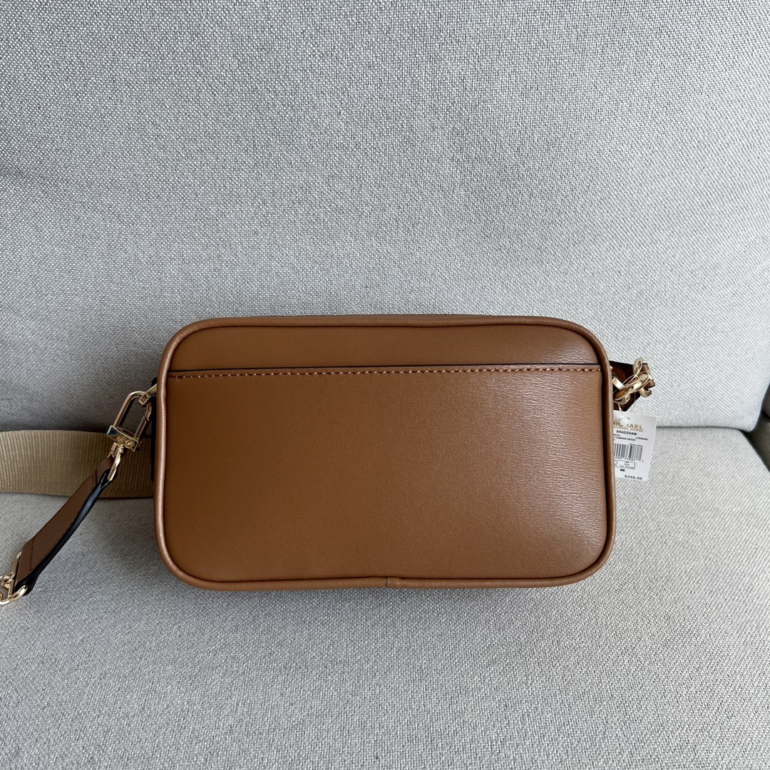 Michael Kors 驼棕色 、MK2022新款Bradshaw宽肩带相机包， 老花材料拼皮，单肩斜挎包，8个色