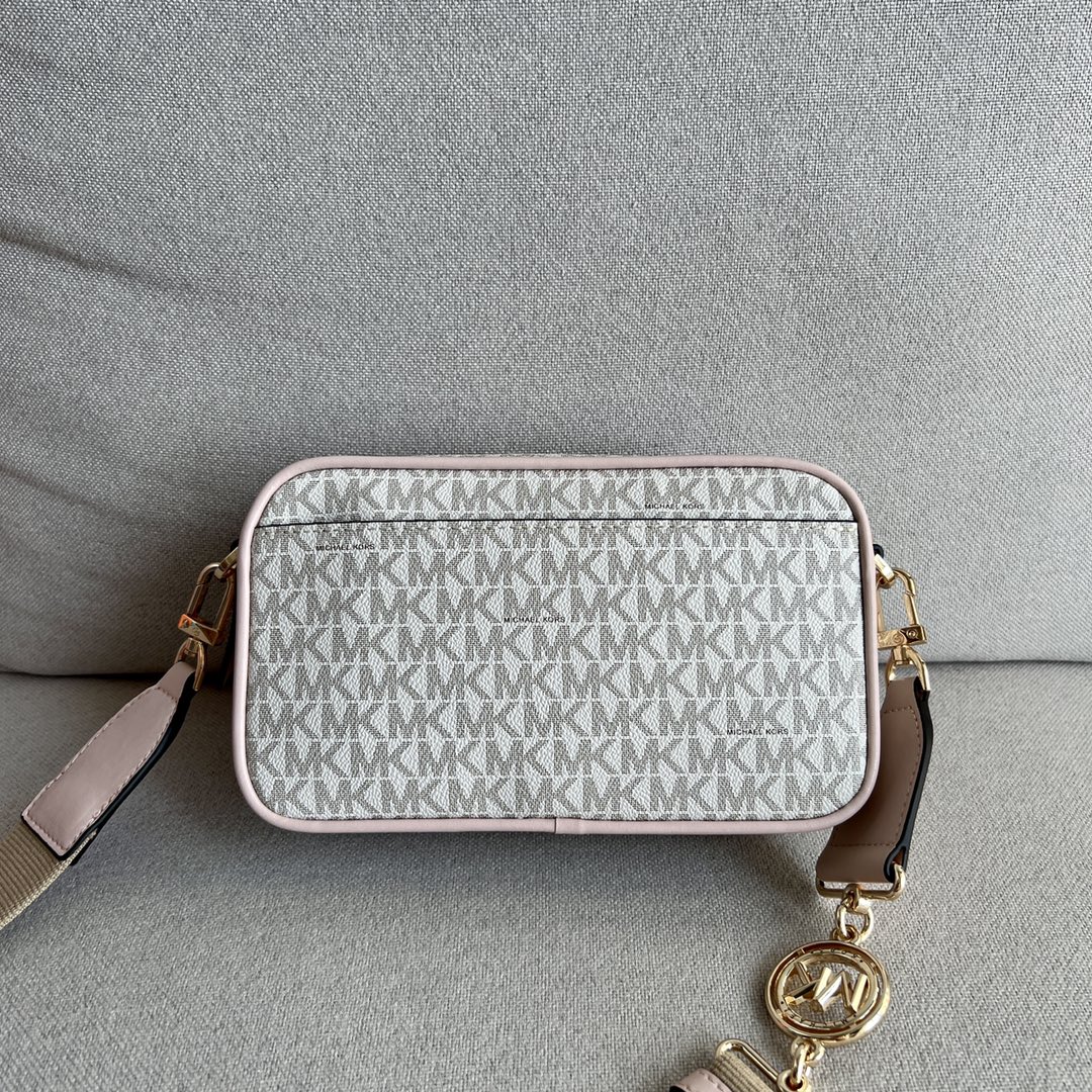 Michael Kors 老花白拼粉 、MK2022新款Bradshaw宽肩带相机包， 老花材料拼皮，单肩斜挎包，8个色