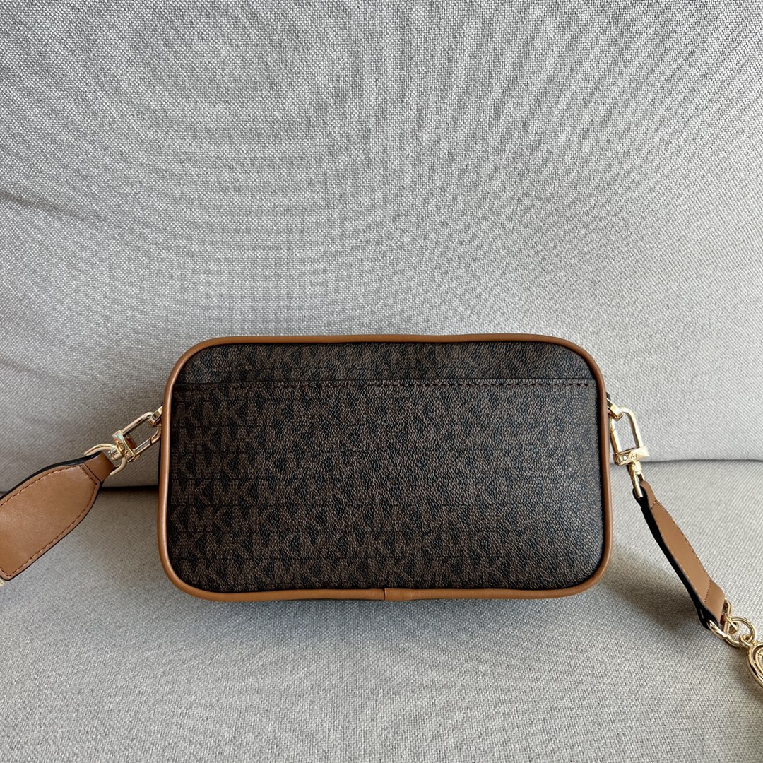 Michael Kors MK2022新款Bradshaw宽肩带相机包， 老花材料拼皮，单肩斜挎包，8个色