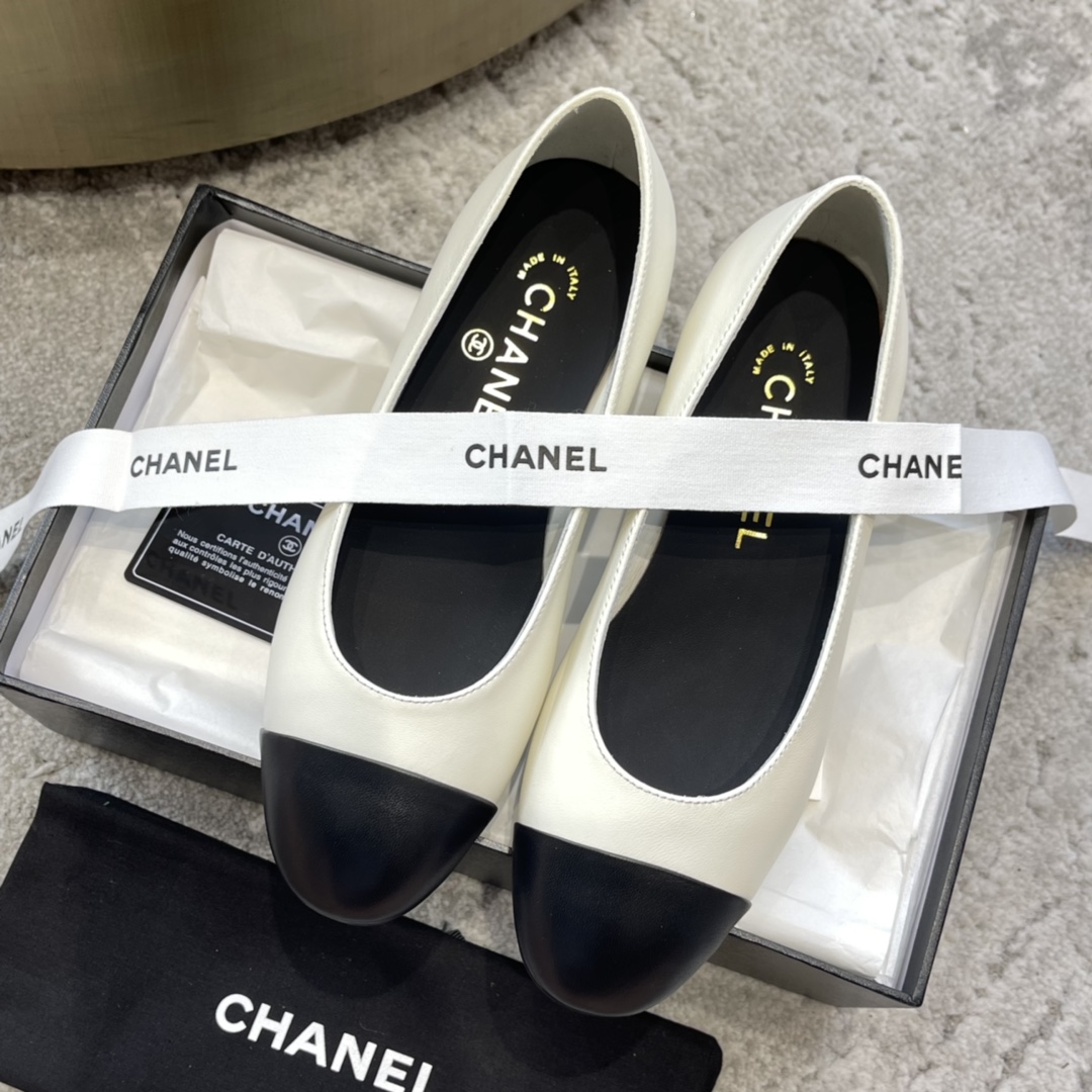 CHANEL Mary Jane сандалии подиумная модель подкладка из овечьей кожи подошва из натуральной итальянской кожи подчеркивает белизну и элегантность
