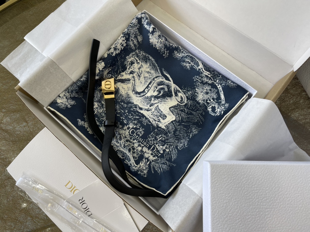 Dior迪奥100%桑蚕丝丛林抹胸丝巾