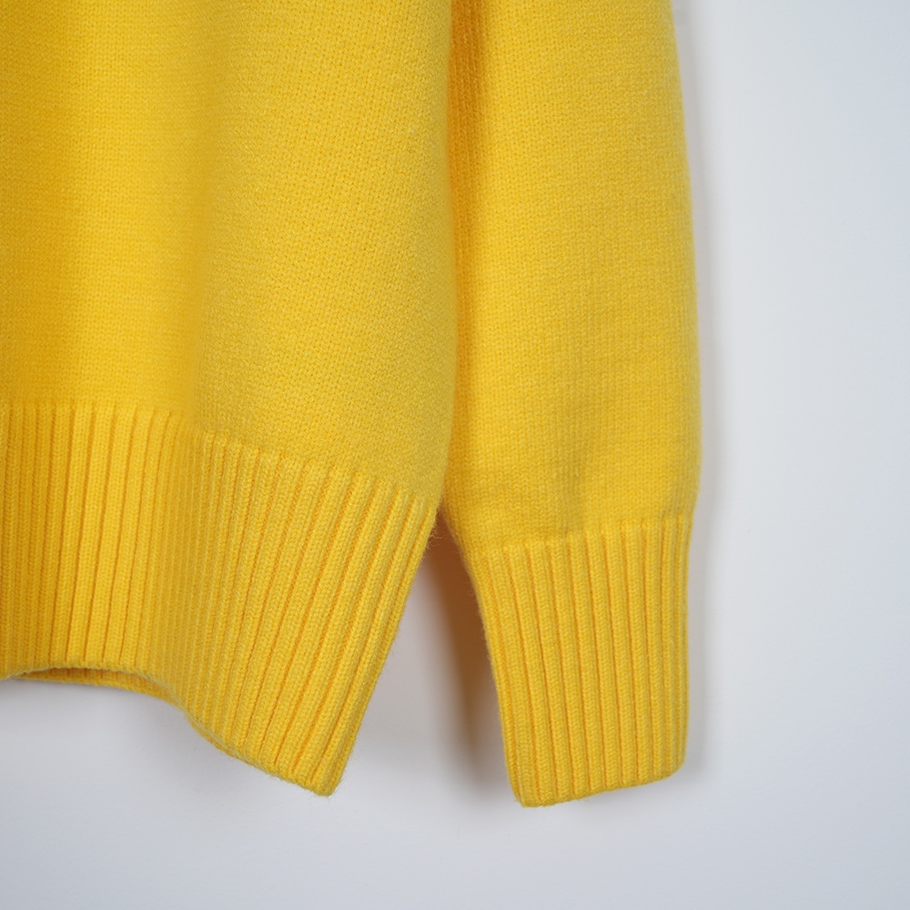 “High-End Women’s Clothing: Ami’s Classic Wool Knitting with Oversize Co-Ed Collars” - 图片 5
