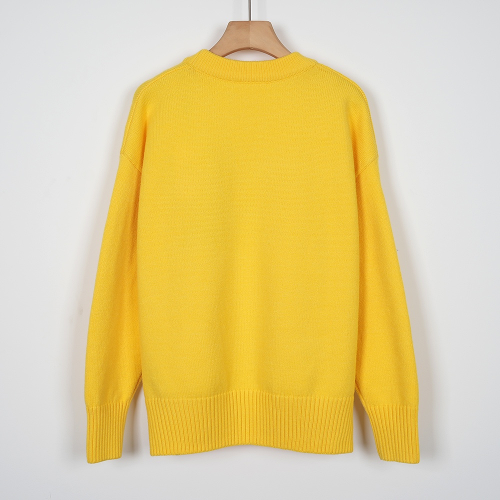 “High-End Women’s Clothing: Ami’s Classic Wool Knitting with Oversize Co-Ed Collars” - 图片 9