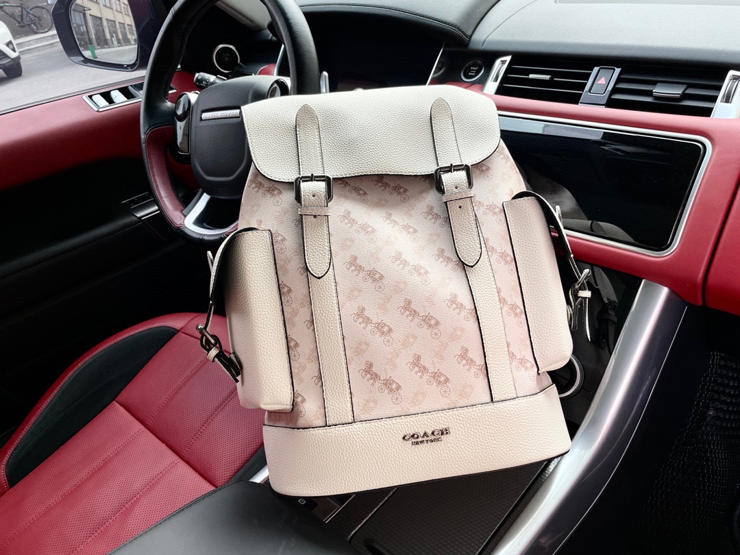 K5 高端货 “Coach/ Coach 蔻驰 ”双肩包 进口原厂面料内含电脑隔层 拉链暗袋 高清五金logo标志、专用里内里。 超顺滑拉链、油边超平滑、 做工精致每个细节到位旅行必备款。 89897规格30/40/15。进口原厂面料内含电脑隔层 拉链暗袋 高清五金logo标志、专用里内里。 超顺滑拉链、油边超平滑、 做工精致每个细节到位旅行必备款。 89897规格30/40/15。p295