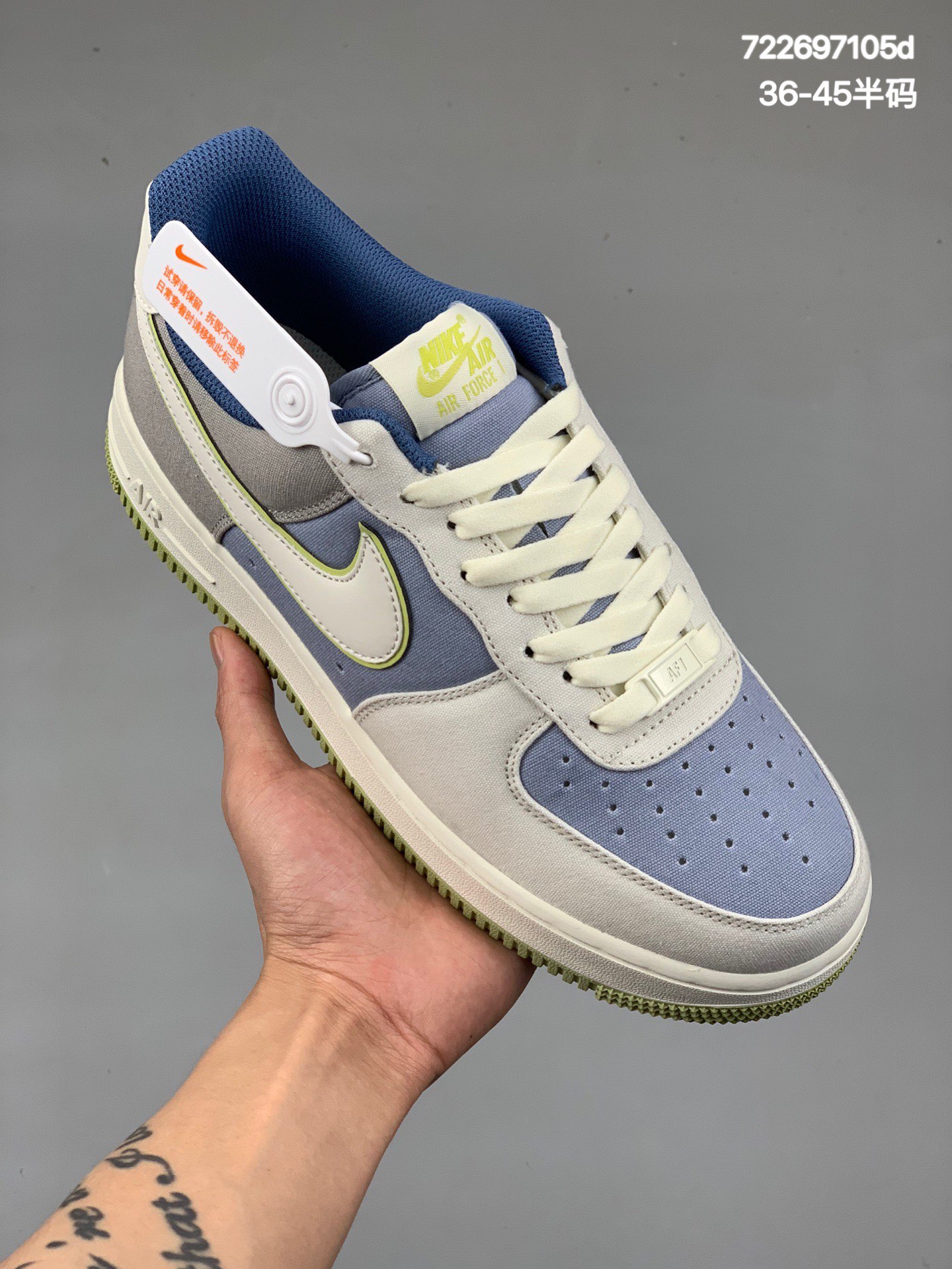 本地
海外限量发售 公司级 NIke Air Force 1 ’07 灰蓝布面空军一号低帮休闲板鞋 进口牛筋布 原楦头原纸板 纯正空军版型 定制鞋盒 全掌内置全掌气垫 原厂中底钢印 拉帮完美 。

货号：DG2296
码数：36 36.5 37.5 38 38.5 39 40 40.5 41 42 42.5 43 44 45
编码：722697105d