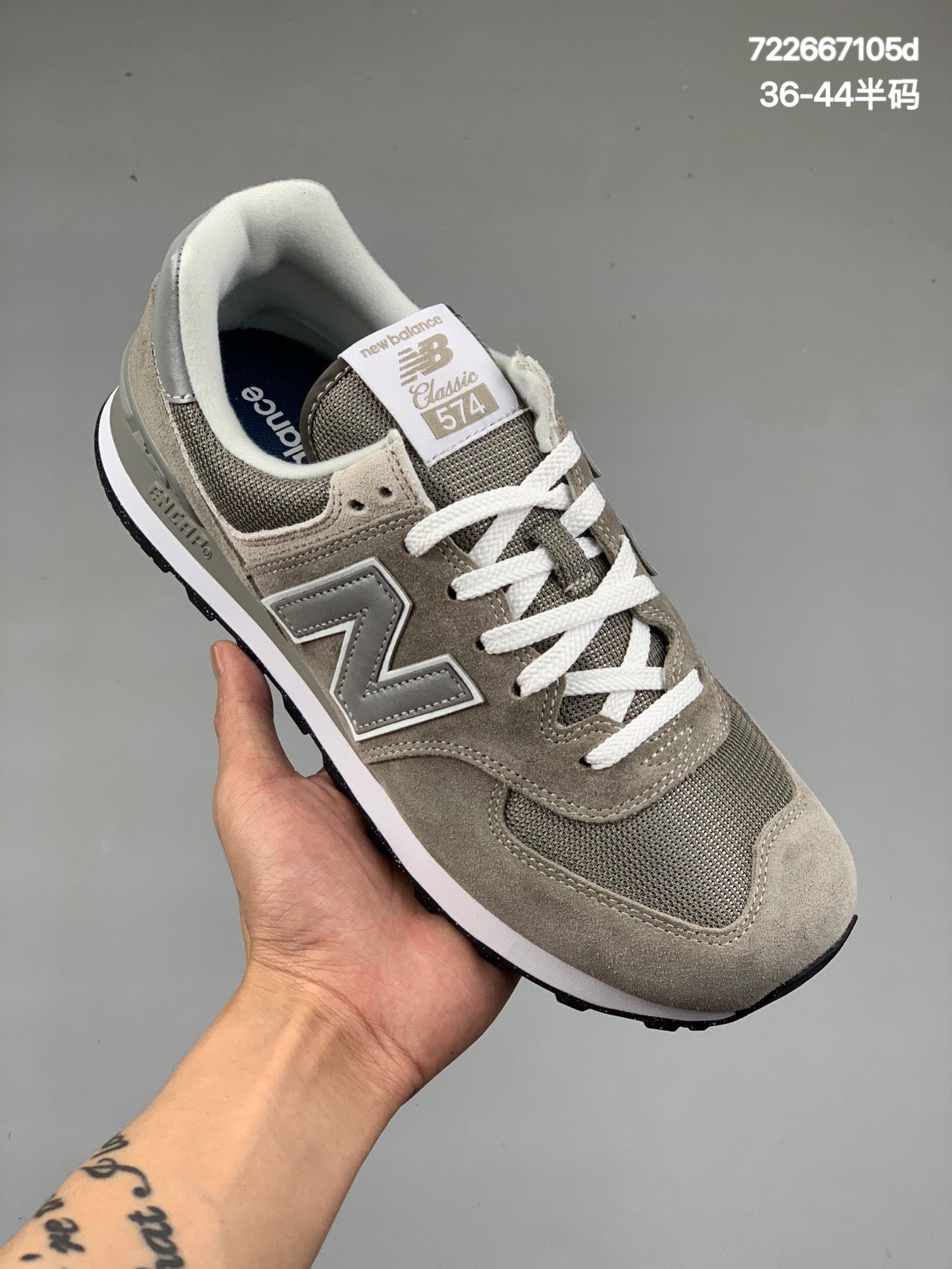 本地
公司级New Balance/新百伦 原楦原纸版开发版型，采用翻毛皮与牛剖革构成鞋面材质，中底高弹EVA发泡材质，外置橡胶大齿防滑橡胶外底尽显90年代复古风格推出全新配色，NB新百伦New Balance M5740系列复古老爹风休闲运动慢跑鞋