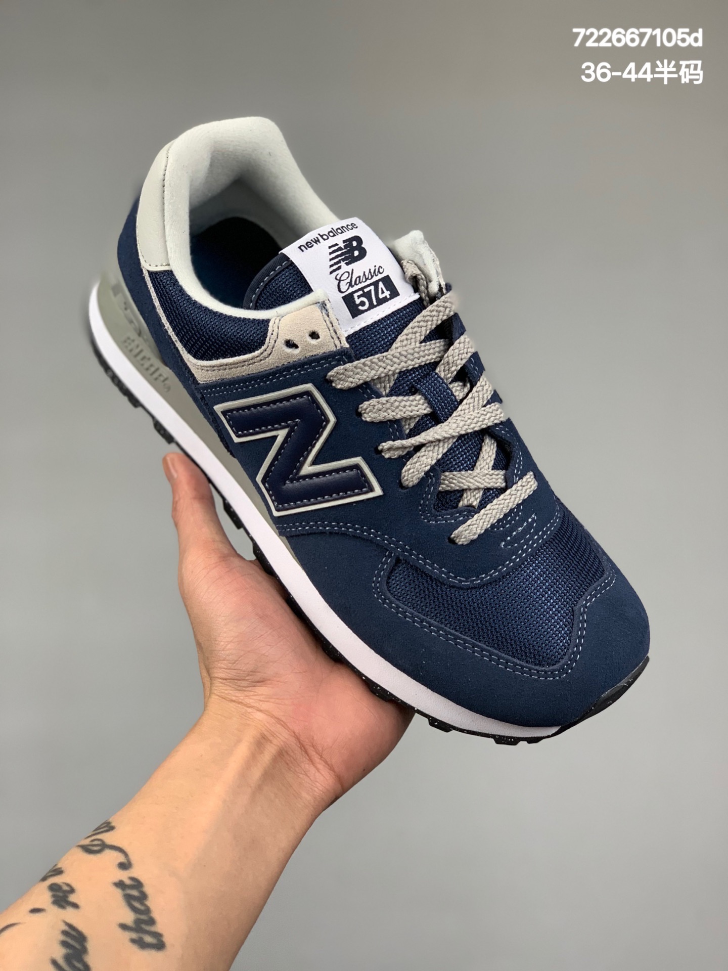 本地
公司级New Balance/新百伦 原楦原纸版开发版型，采用翻毛皮与牛剖革构成鞋面材质，中底高弹EVA发泡材质，外置橡胶大齿防滑橡胶外底尽显90年代复古风格推出全新配色，NB新百伦New Balance M5740系列复古老爹风休闲运动慢跑鞋