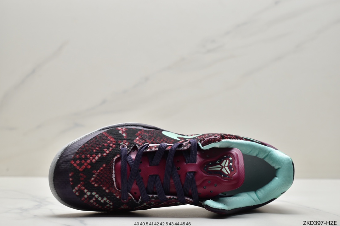 270 科比6 Kobe 6 “Mamba Forever”整双鞋采用经典黑红色CW2190