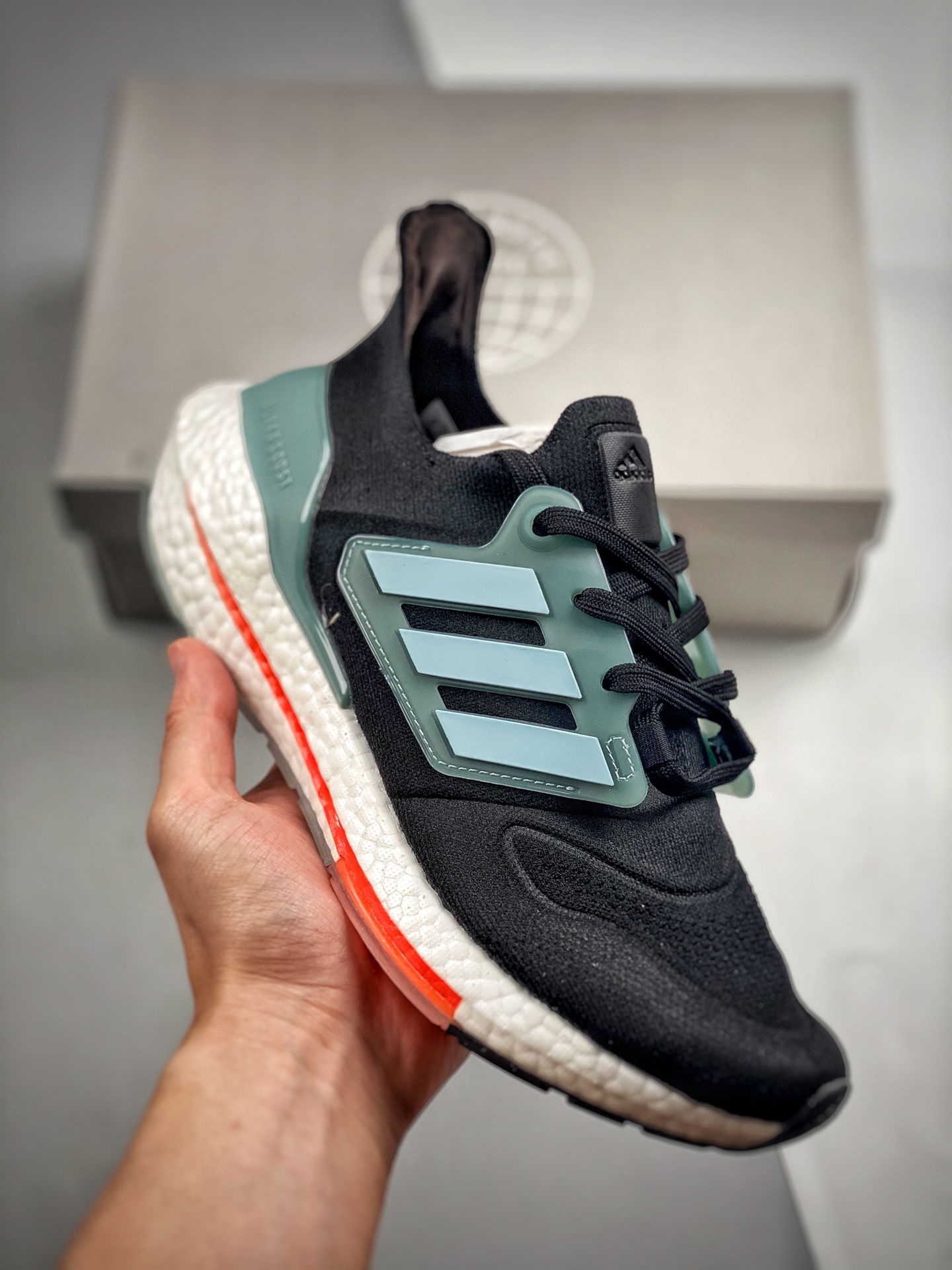 -2 Ultra Boost 8.0 blanco y azul, lanzamiento simultáneo en tiendas, fotos reales en primer lanzamiento. En comparación…