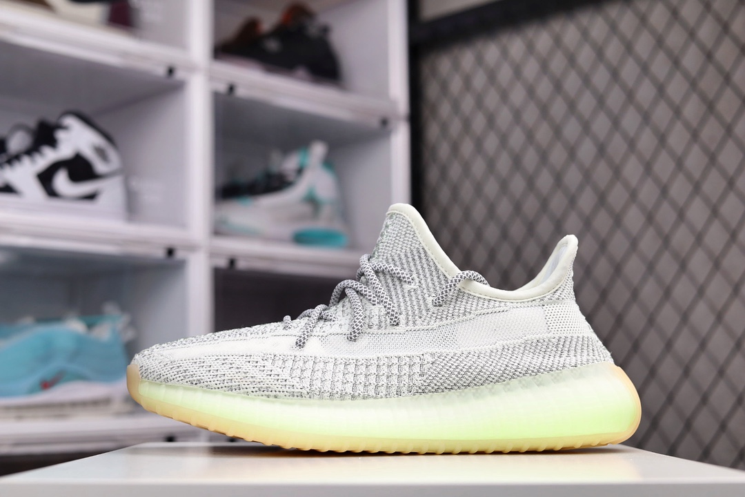 H0 外贸特供版 AD Yeezy Boost 350 V2 灰满天星纯原流水线出品 完美楦型 品控细节无敌 上脚踩屎感无敌 夏季鞋柜主力引流款式 买一双赚一个回头客