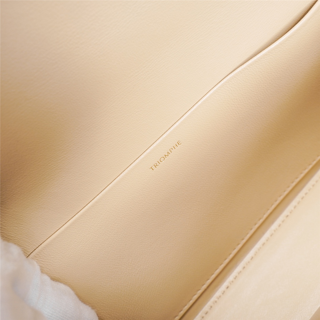 链条⛓️腋下包手搓纹小牛皮链条肩背包8 X 4 X 2英寸(20.5 X 10.5 X 4厘米)TRIO