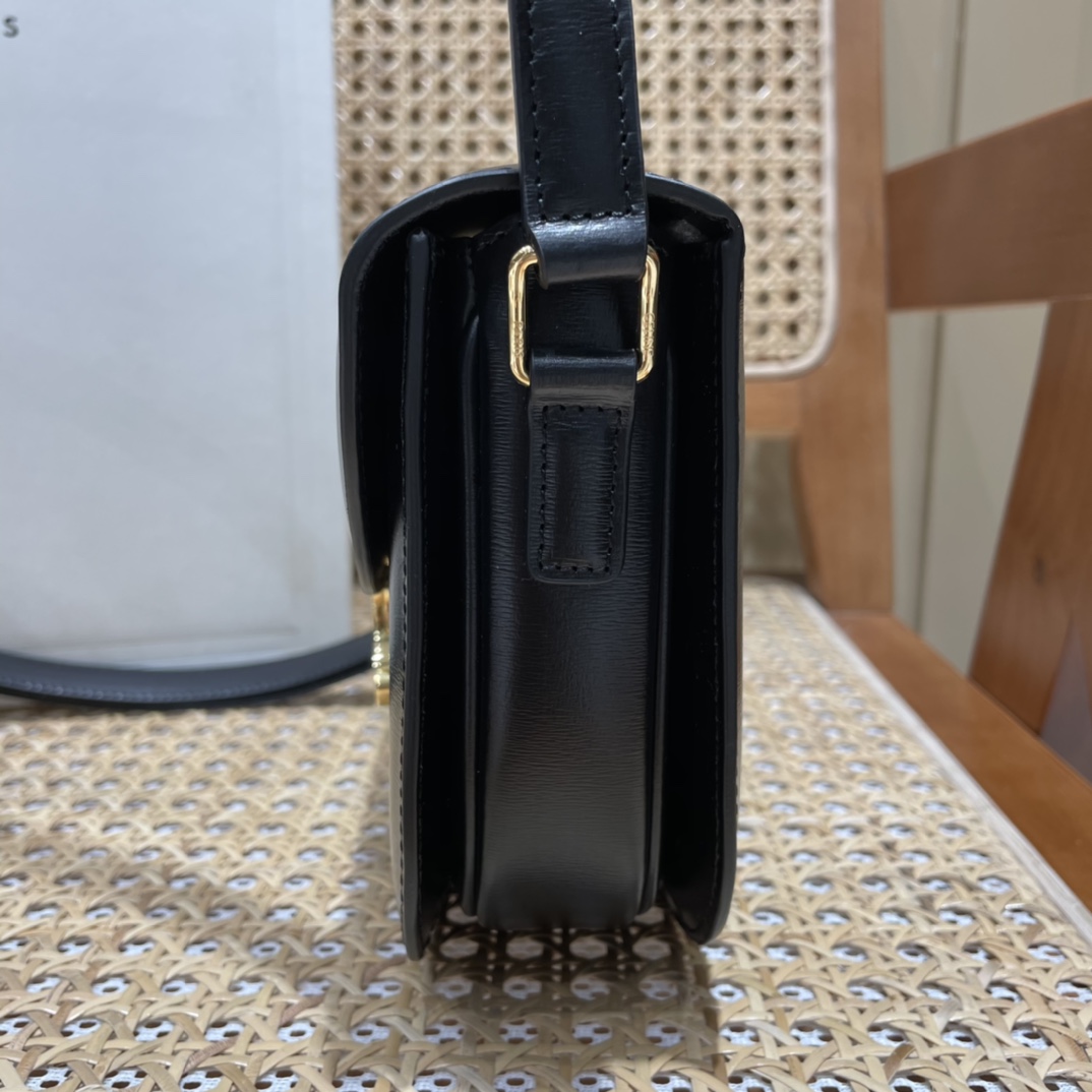 CELINE TEEN BESACE TRIOMPHE 18.5CM BAG 110413黑色