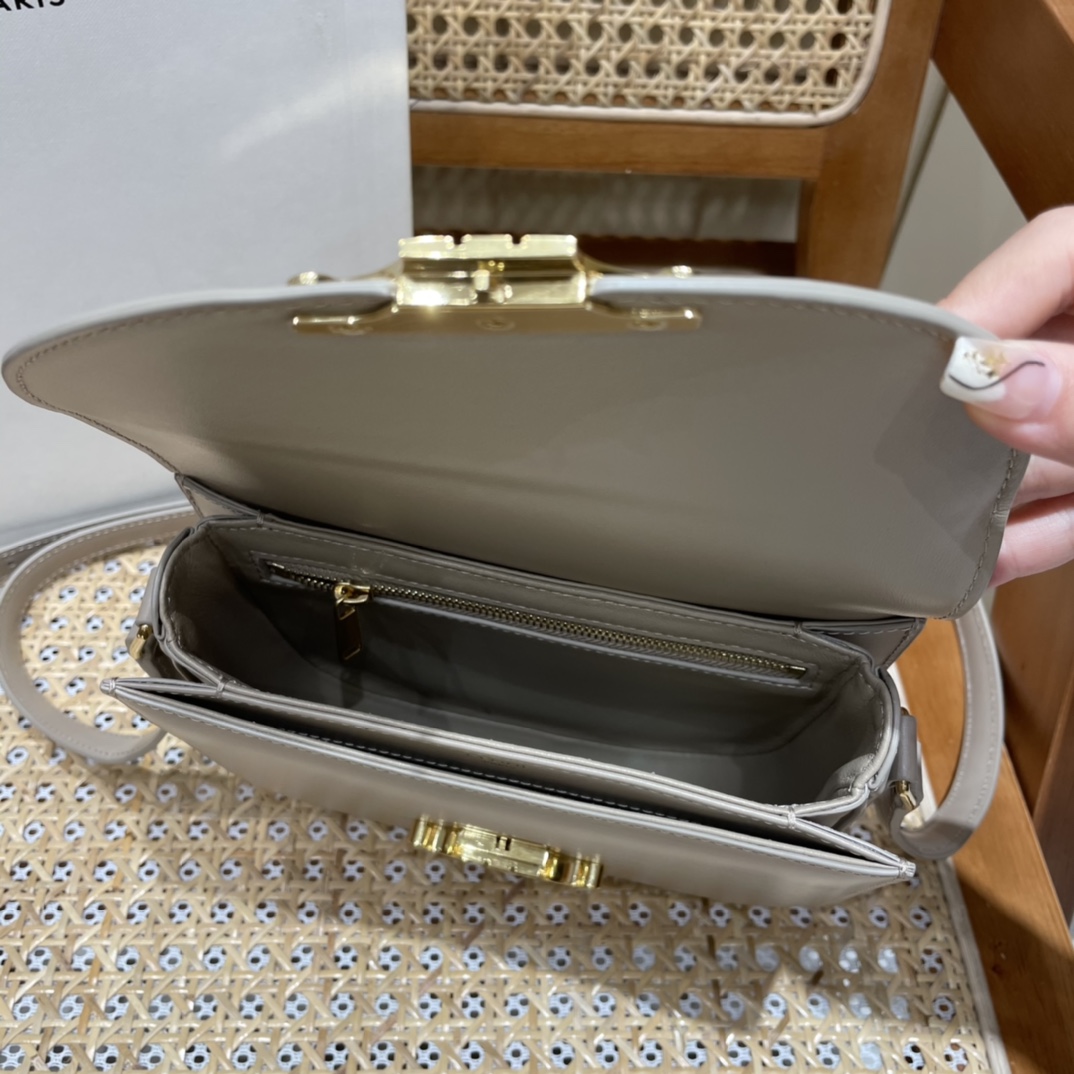 CELINE TEEN BESACE TRIOMPHE 18.5CM BAG 110413裸色