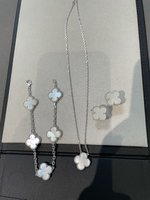 Van Cleef & Arpels Jewelry Bracelet Earring Necklaces & Pendants Wholesale Replica Shop
 White