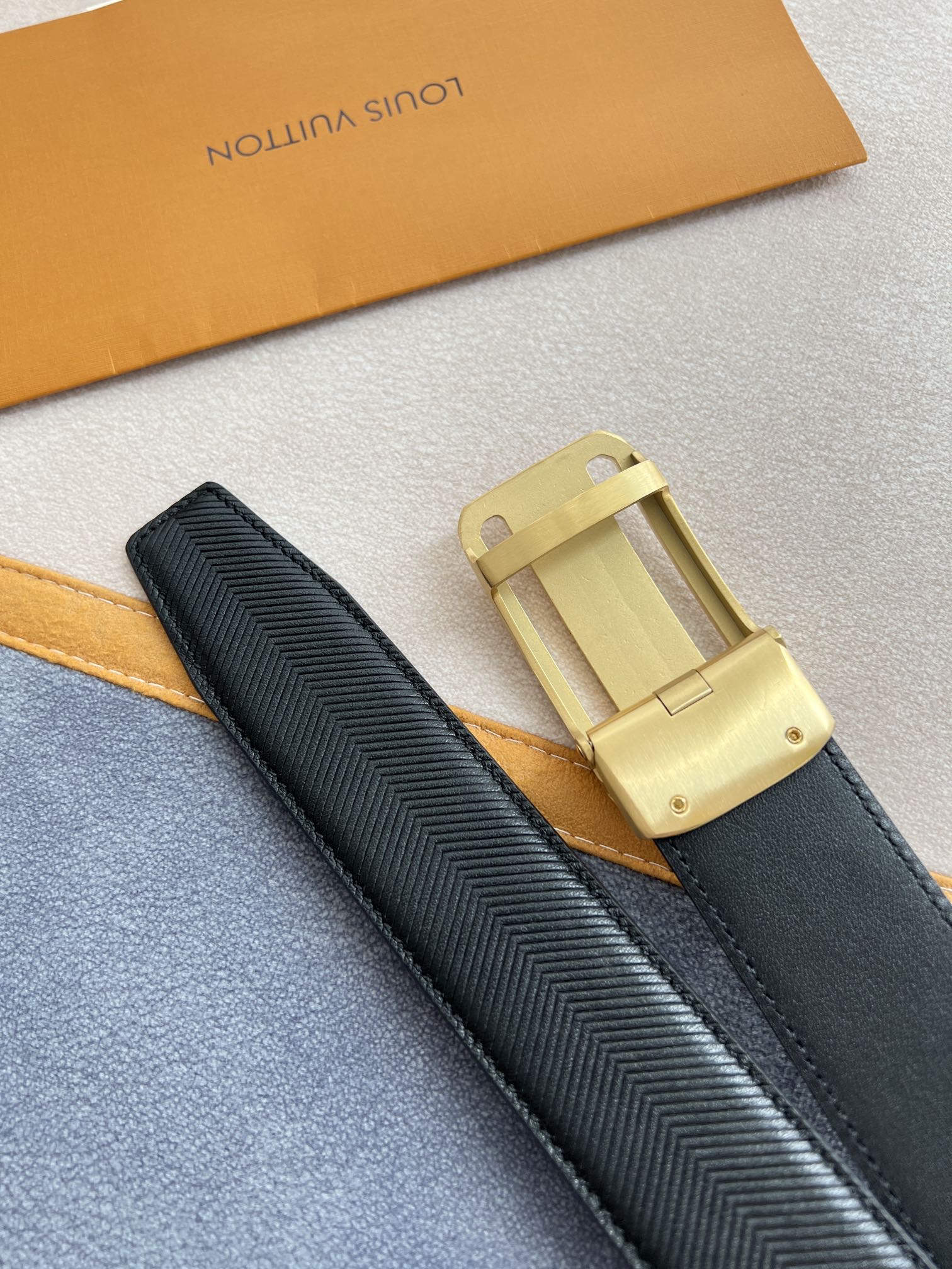 品名LV..路易..威登腰带️自动带