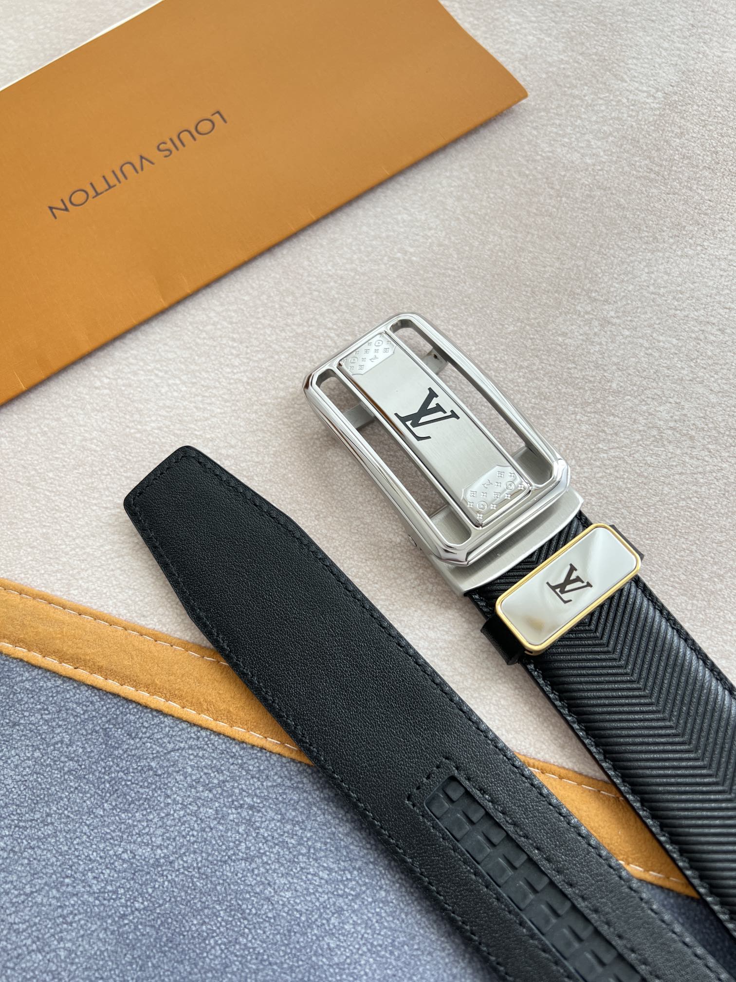 品名LV..路易..威登腰带️自动带