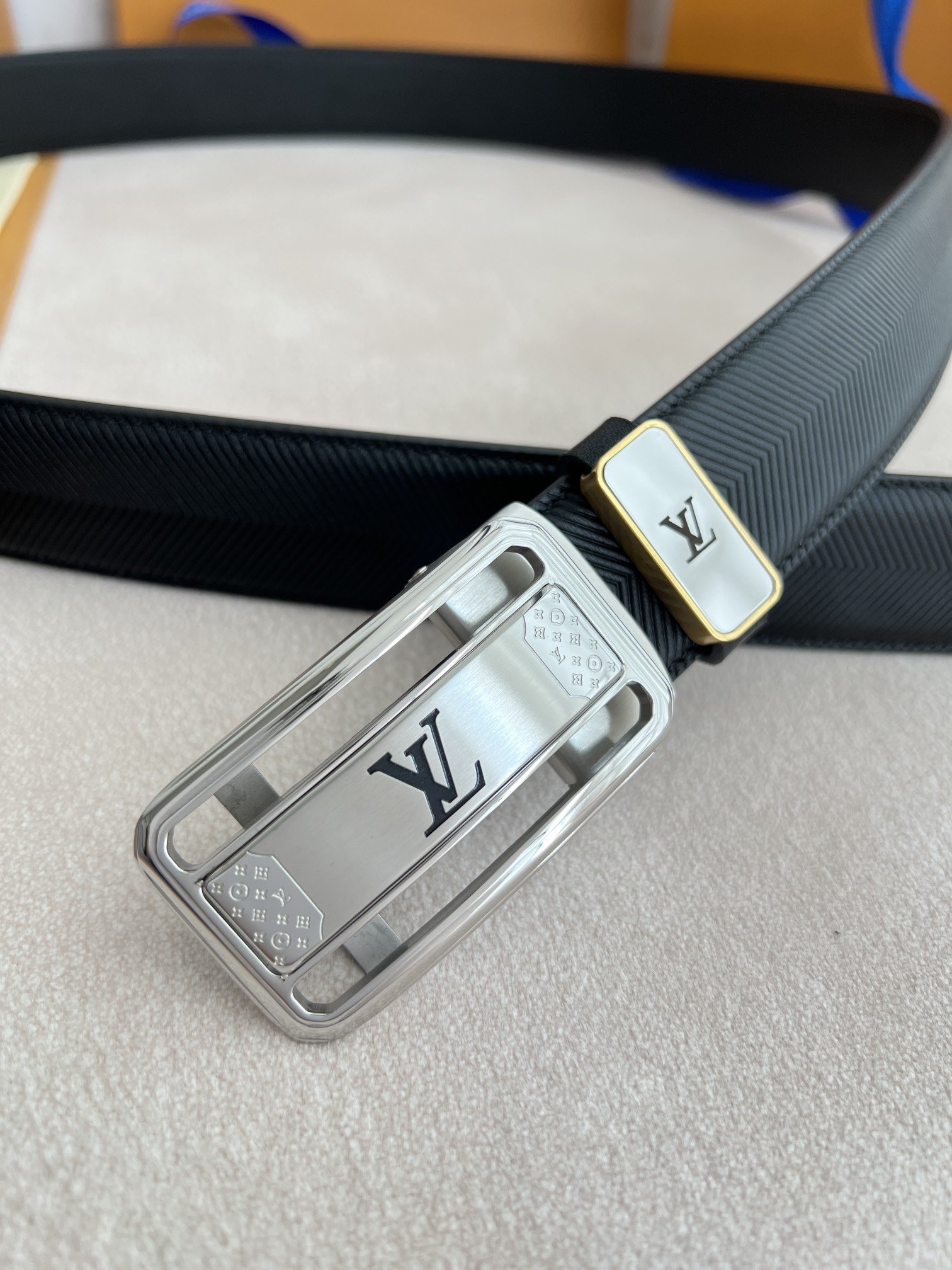 品名LV..路易..威登腰带️自动带