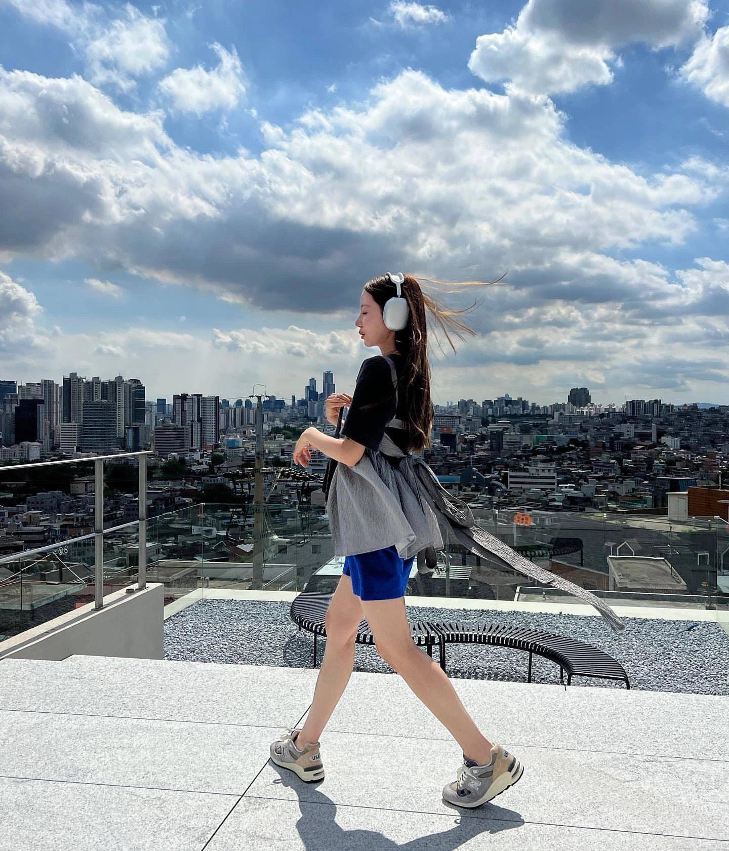 YSL 𝐋𝐄 𝟱𝟳 小羊皮菱格纹腋下包 698567黑色/金扣