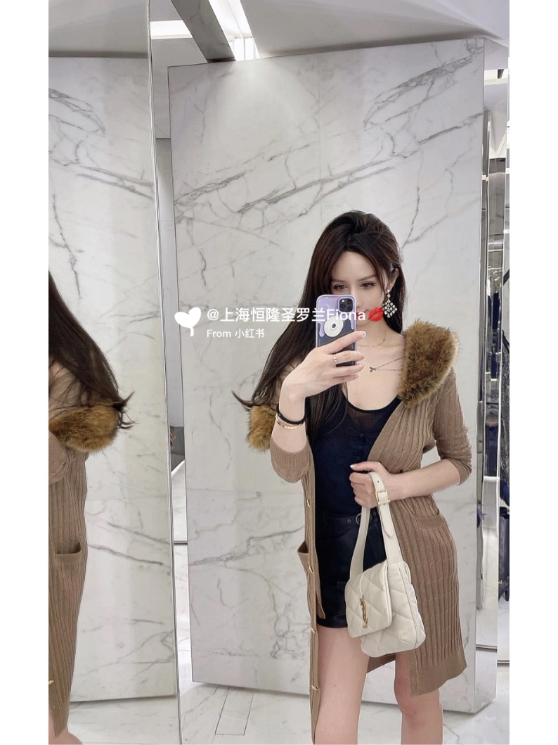 YSL 𝐋𝐄 𝟱𝟳 小羊皮菱格纹腋下包 698567白色/金扣