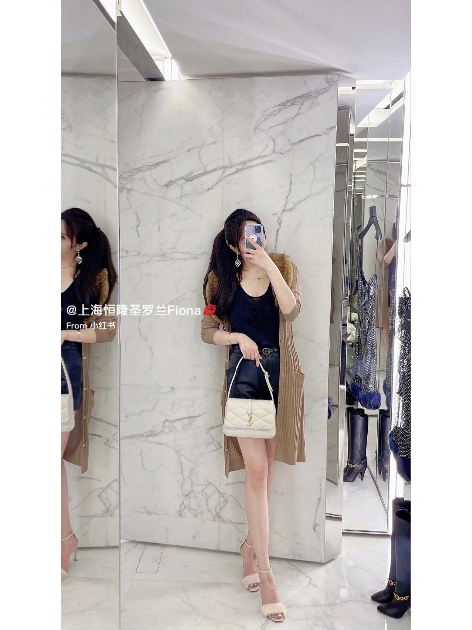 YSL 𝐋𝐄 𝟱𝟳 小羊皮菱格纹腋下包 698567白色/金扣