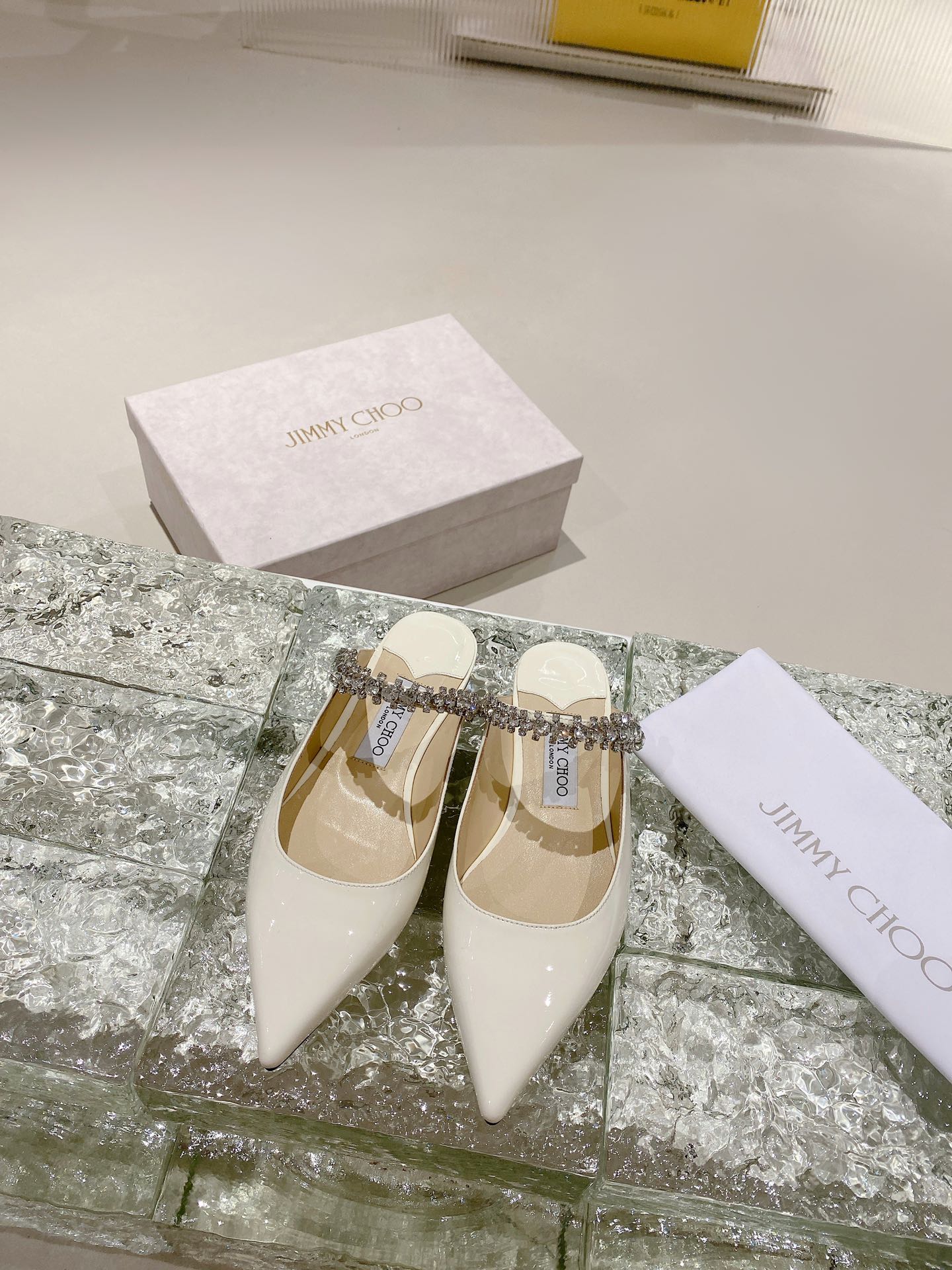 JIMMY CHOO ポインテッドトゥパンプス 輸入漆皮 フルグレインクリスタルシープスキン イタリア製本革底 1.0/6.5/8.5cm