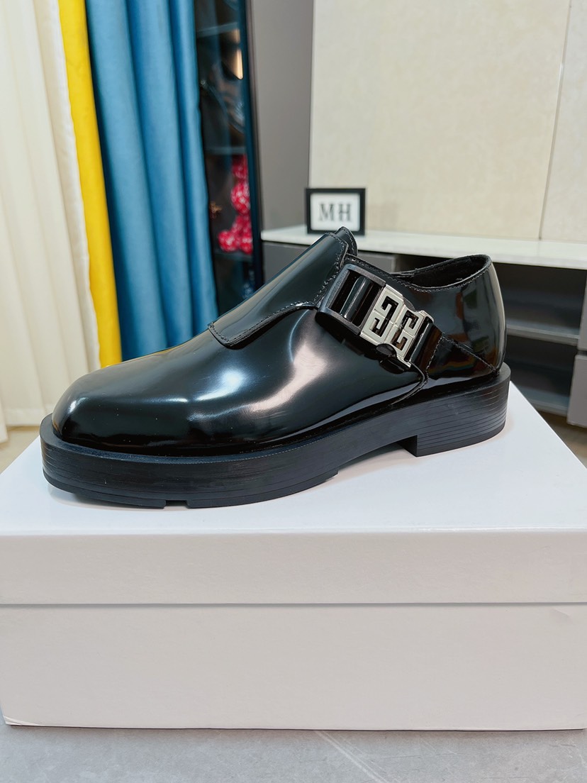 J5 高品质 Givenchy 纪梵希 。原单代购、高端皮鞋、面料：采用意大利进口漆牛皮水染牛里\/牛皮里特供原版发泡大底、做工精细、实物拍摄