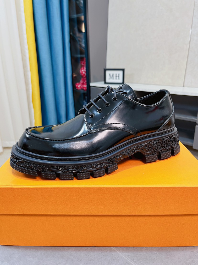 L0 高版本Louis Vuitton 路易威登人气爆款休闲皮鞋时尚大气面料：原版进口开边珠牛皮，水洗牛皮内里，原版开模橡胶大底，高端大气上档次，品质优雅，上脚秒变气质男神标准