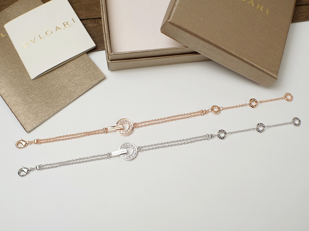 Bvlgari BVLGARI 版宝格丽 罗马系列 圆盘 钻石 字母手链 高端纯工手镶嵌