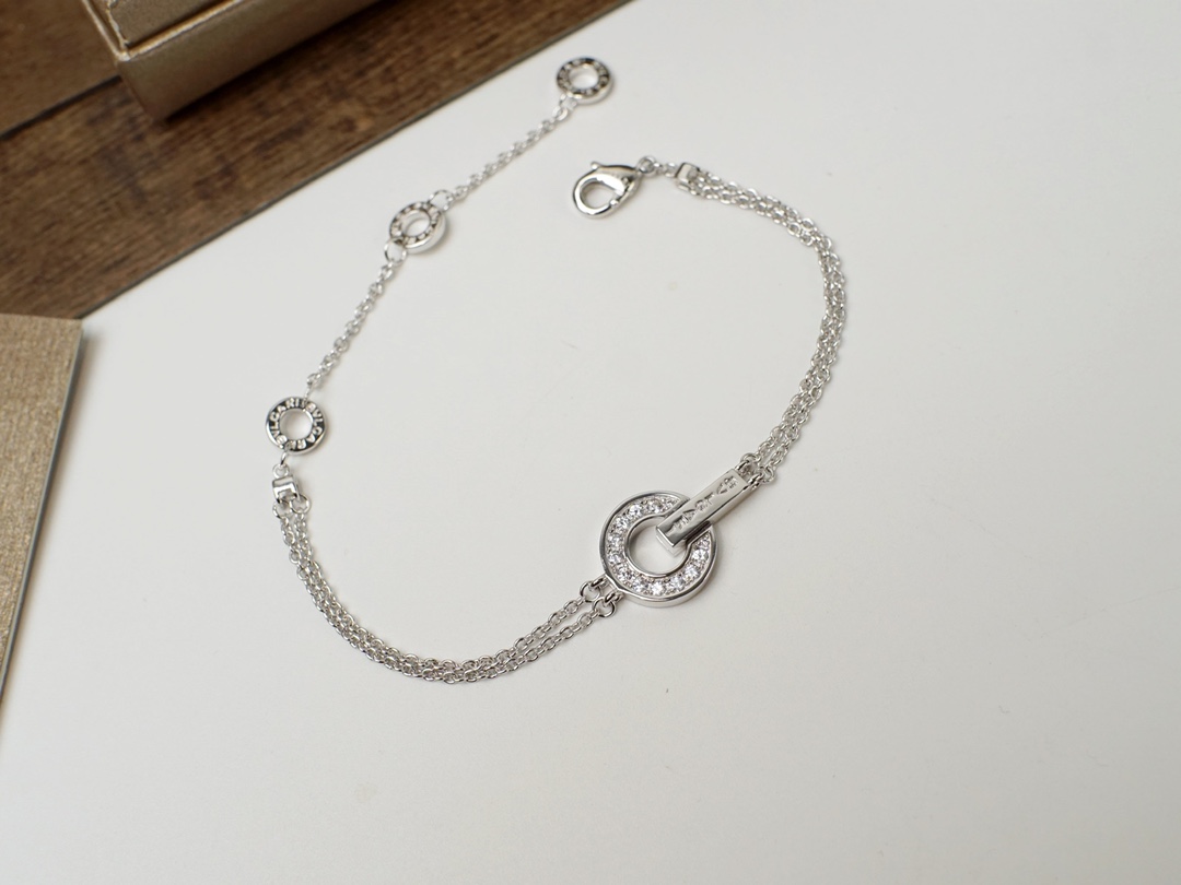 Bvlgari BVLGARI 版宝格丽 罗马系列 圆盘 钻石 字母手链 高端纯工手镶嵌