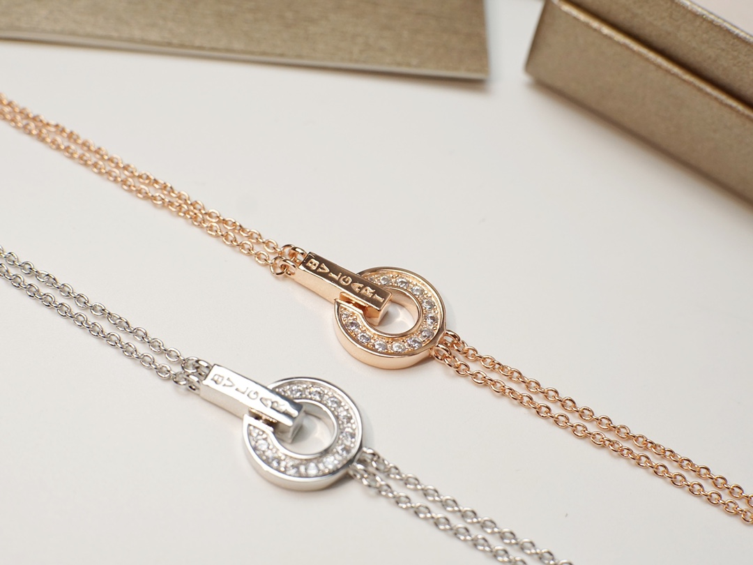 Bvlgari BVLGARI 版宝格丽 罗马系列 圆盘 钻石 字母手链 高端纯工手镶嵌