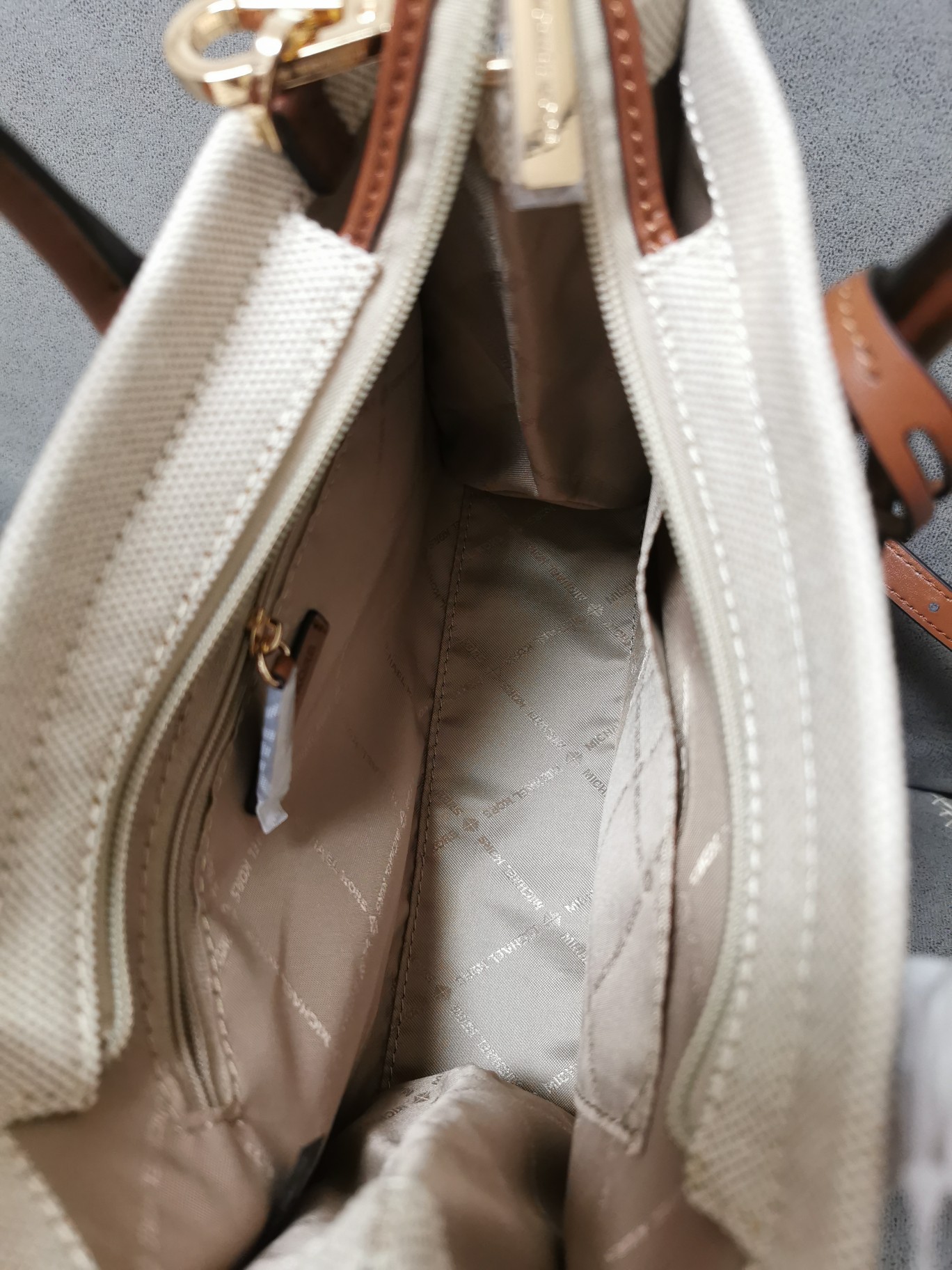 Michael Kors 新款帆布包