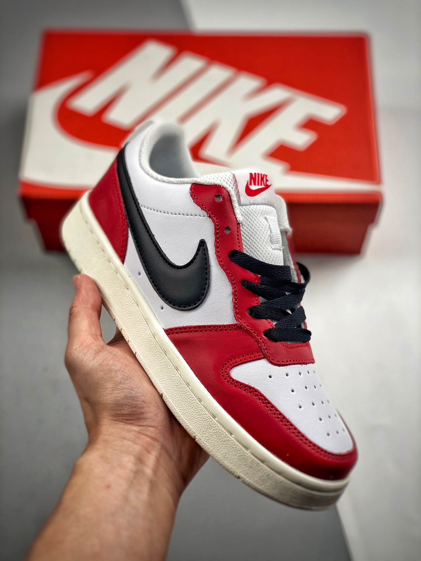 -3 独家开发 韩国原单 芯片版本Nike Court Borough Low 2 FP（GS） 独家全头层版本 原数据独家私模大底 低帮百搭透气休闲运动板鞋，经典耐用的设计，兼顾舒适脚感和出众风范，演绎匠心之作。结构性的支撑贴合感结合复…