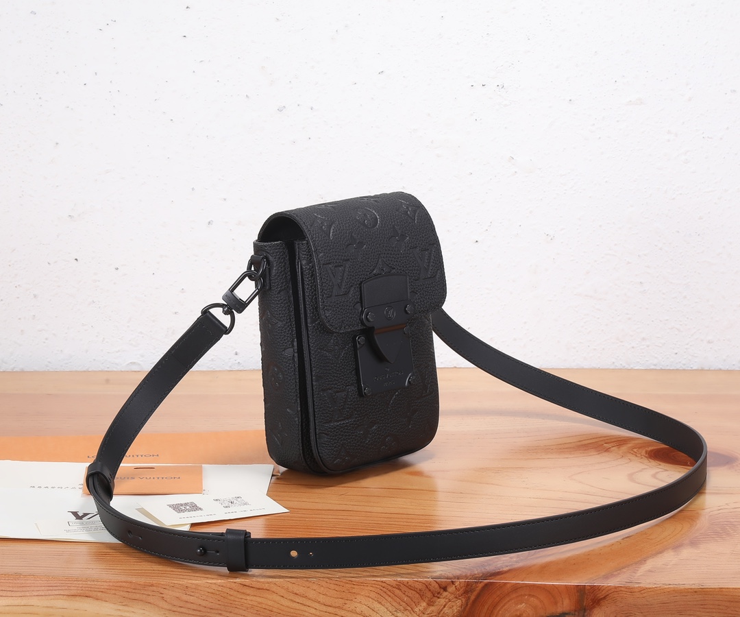 【163C01动态芯片】‼️顶级原单、加强版‼️ S-Lock Vertical Wearable 钱夹将标志性 Mon 【163C01动态芯片】‼️顶级原单、加强版‼️ S-Lock Vertical Wearable 钱夹将标志性 Mon