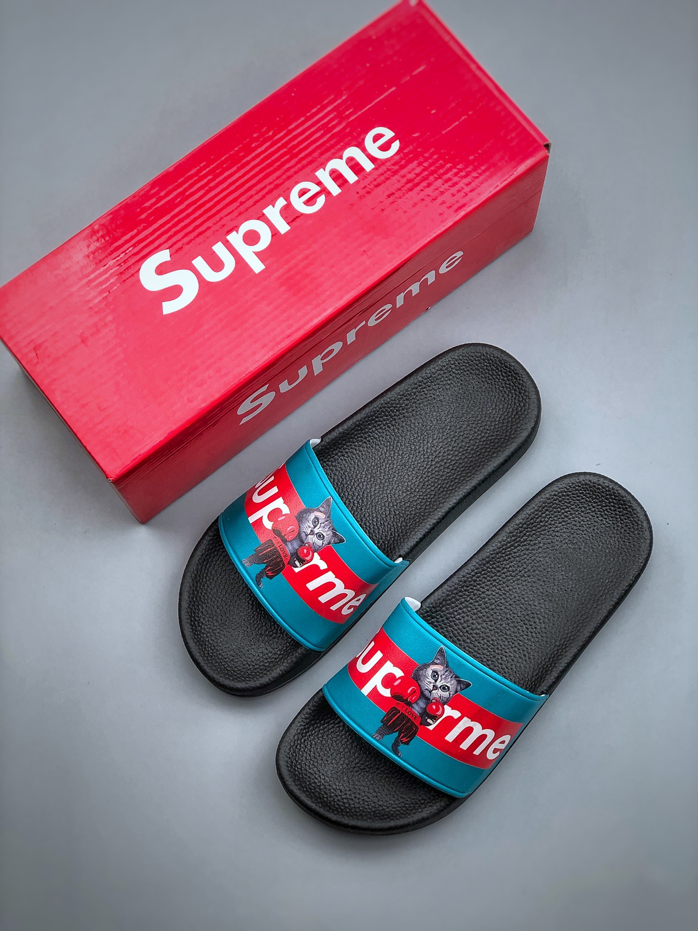 100 潮牌/Superme 街头潮流沙滩拖鞋情侣款