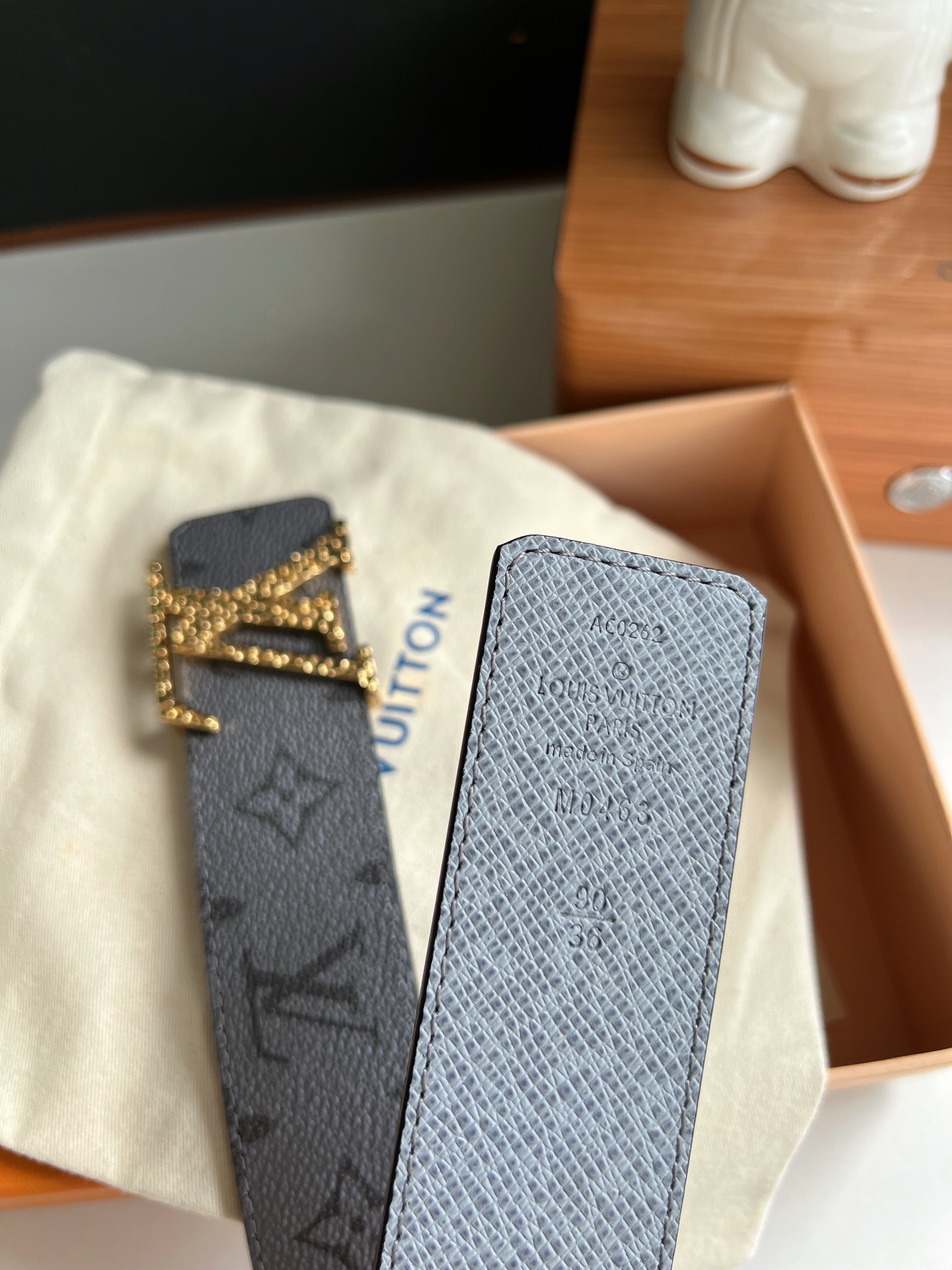 LV/路易威登   Monogram帆布和Taiga皮革Initiales双面腰带