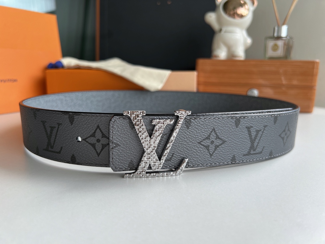LV/路易威登   Monogram帆布和Taiga皮革Initiales双面腰带