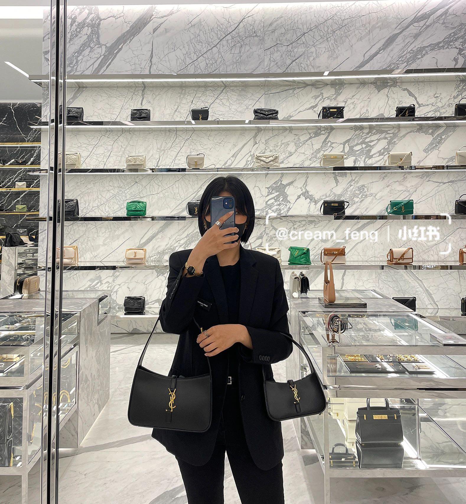 YSL 𝑳𝑬 5 𝐀̀ 7  𝐦𝐢𝐧𝐢 腋下包 710318黑色