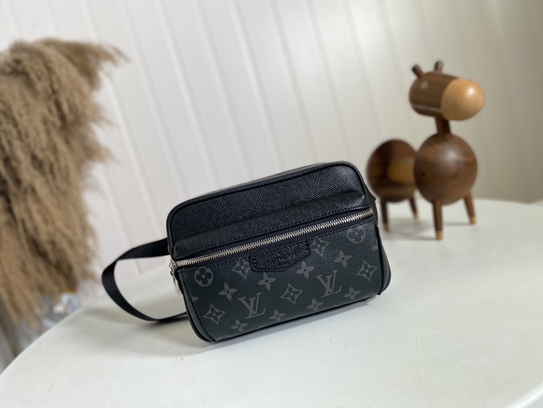 Best Designer Replica
 Louis Vuitton LV Outdoor Wholesale
 Belt Bags & Fanny Packs Black Blue Monogram Canvas M30245