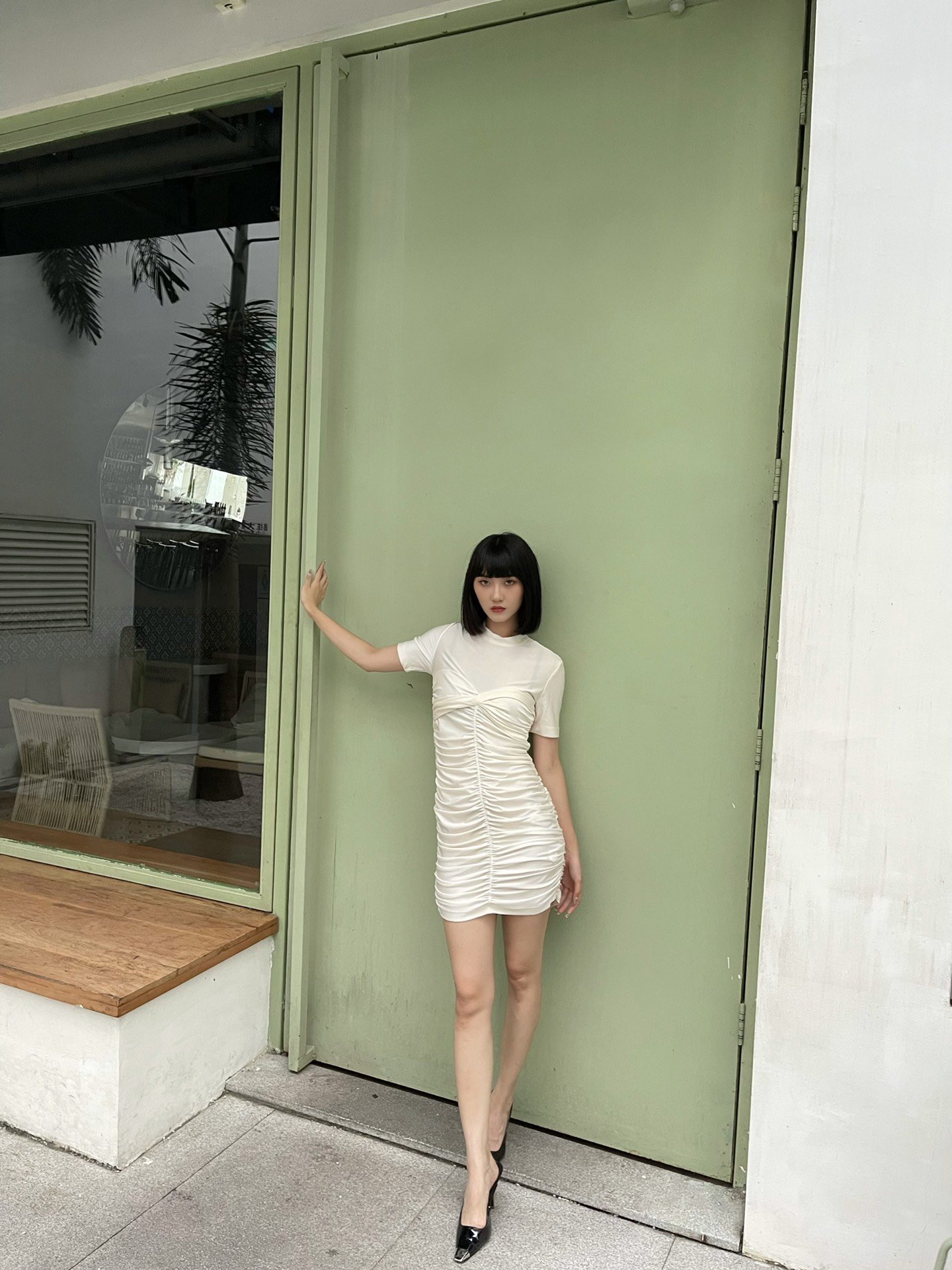 特bdeb最新AW 22NEW 收褶短袖连衣裙。颜色：白。尺码：ML。