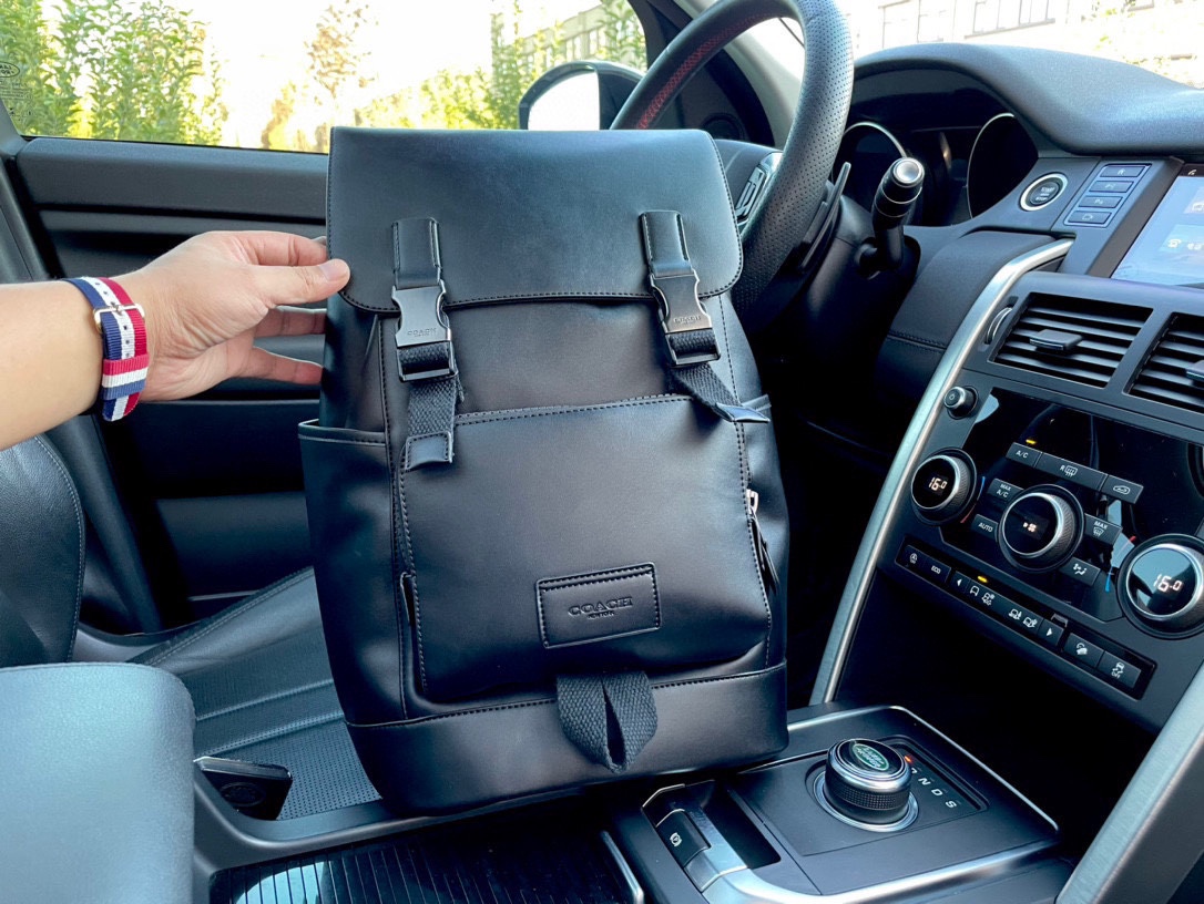 K5 高端货 “Coach/ Coach 蔻驰 ”双肩包 进口原厂面料超高清五金logo标志、 专用里内里。超顺滑拉链、背包 书包 油边超平滑、做工精致每个细节到位 旅行出行必备款。规格26/40/15。p275