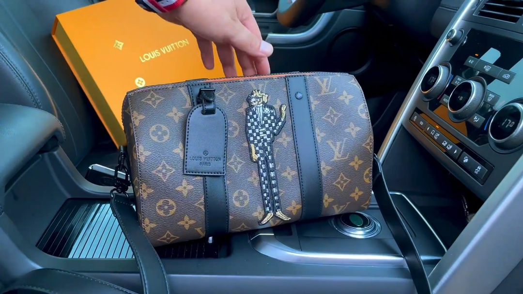 Louis Vuitton 路易威登 LV  滚筒包实拍配：折叠礼盒