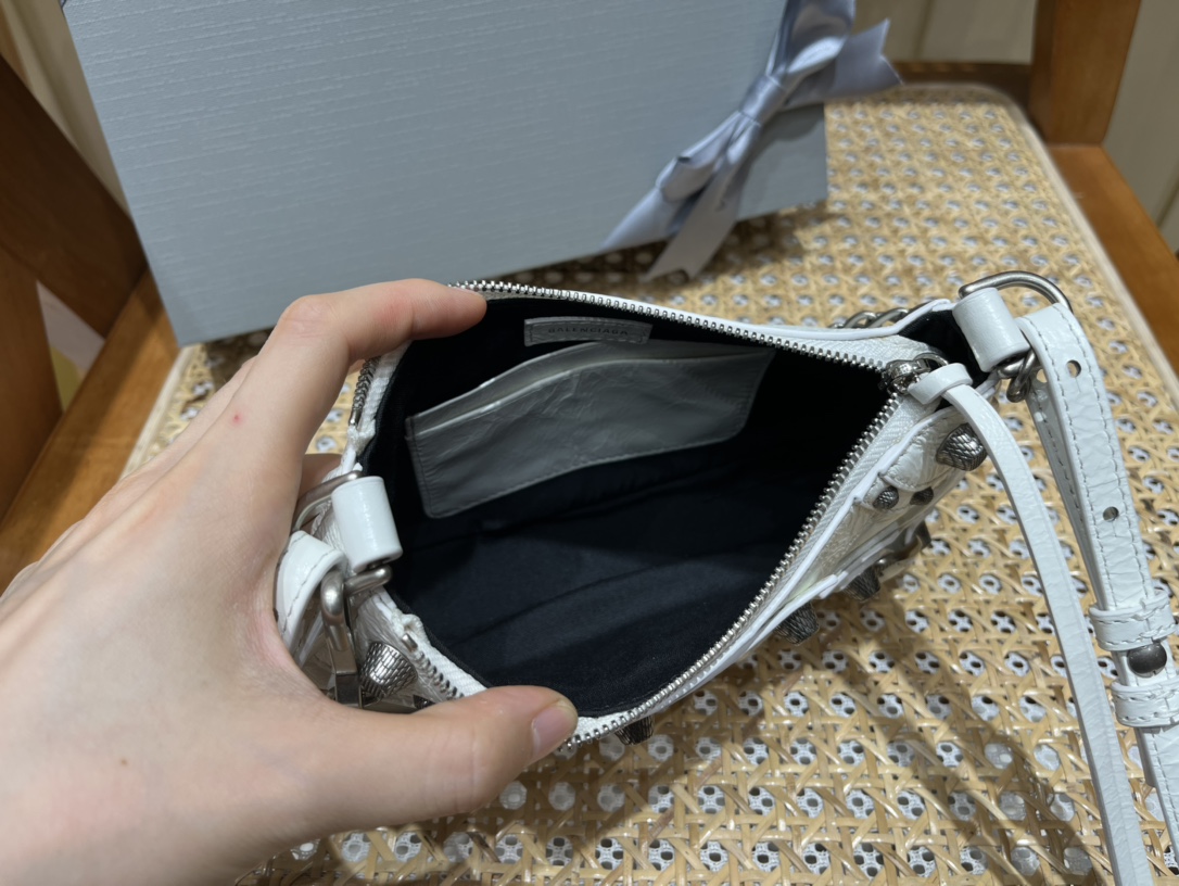 Balenciaga Le Cagole Mini 20CM 白色平纹月牙包 695814