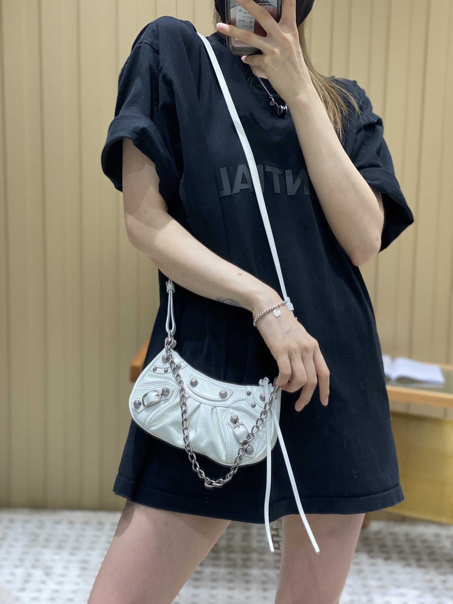 Balenciaga Le Cagole Mini 20CM 白色平纹月牙包 695814