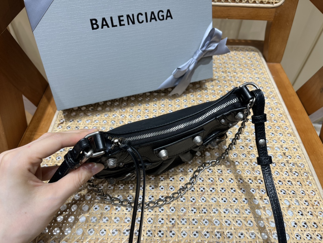 Balenciaga Le Cagole Mini 20CM 黑色平纹月牙包 695814